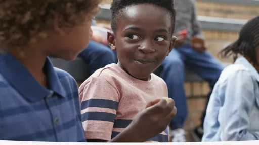 Kids chatting with eachother